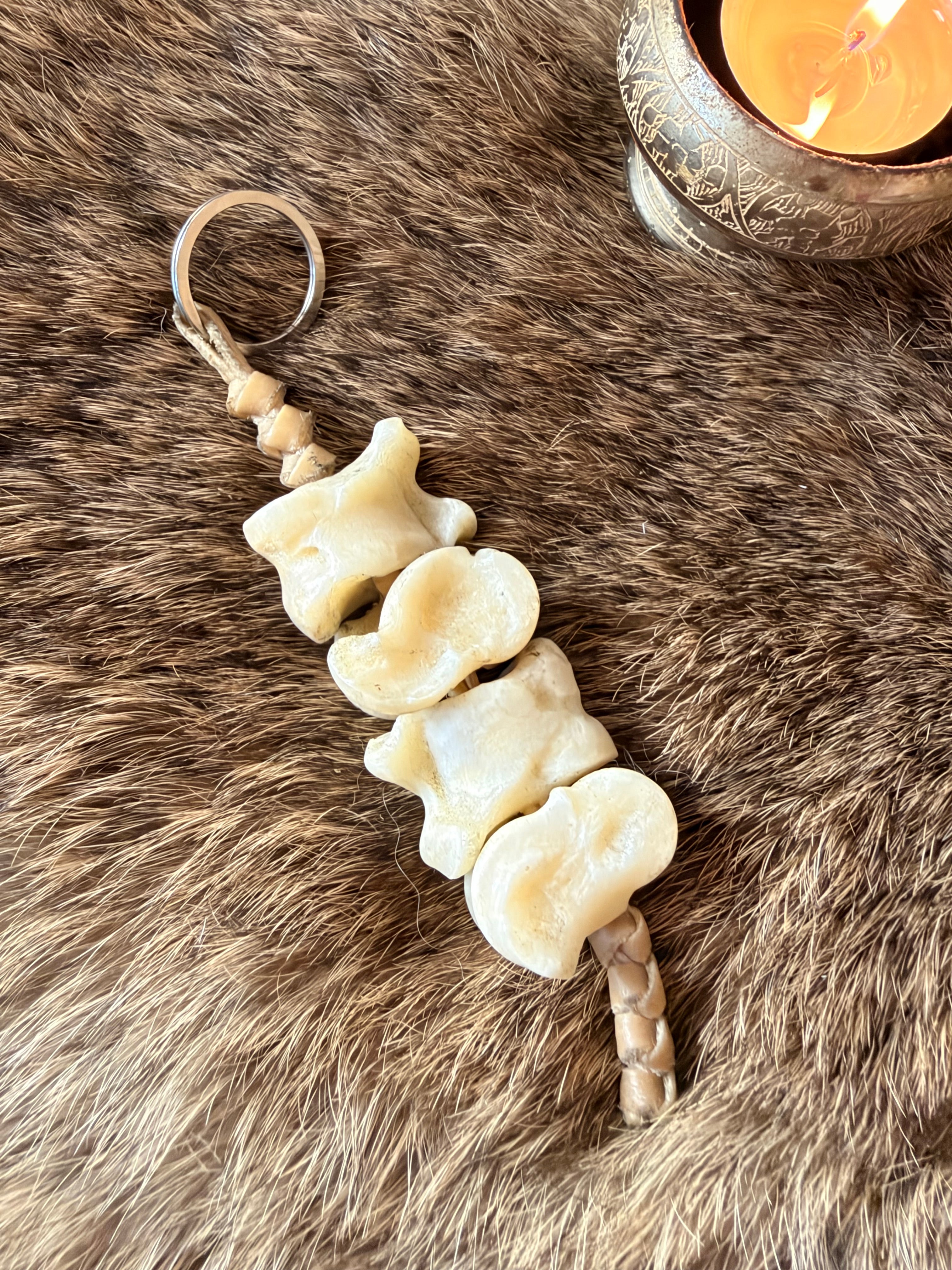 Talisman en vertèbres de mouton