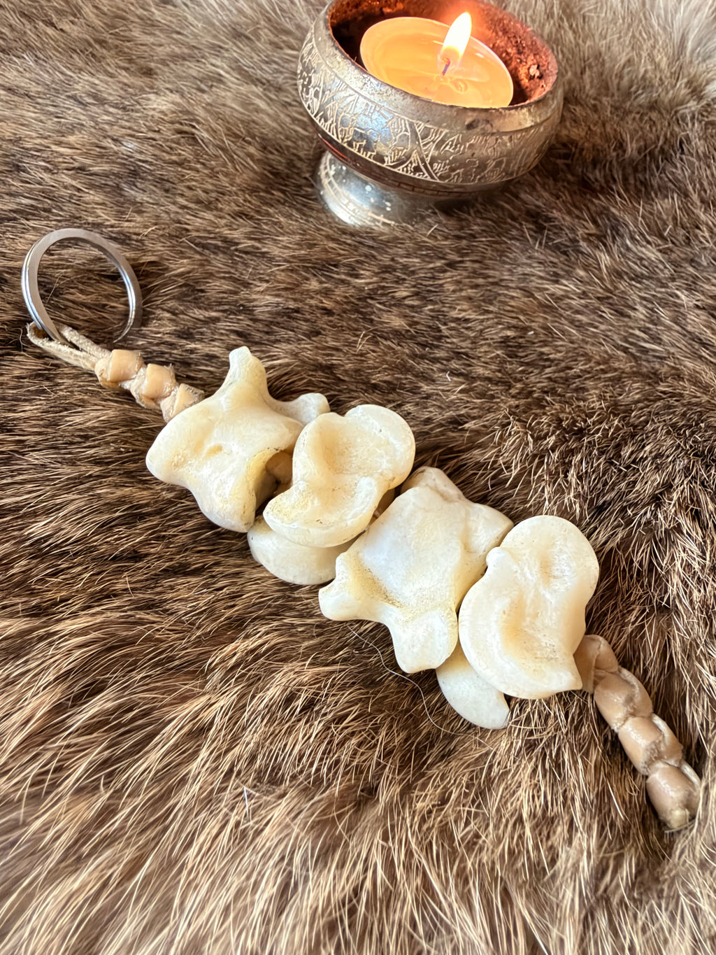 Talisman en vertèbres de mouton