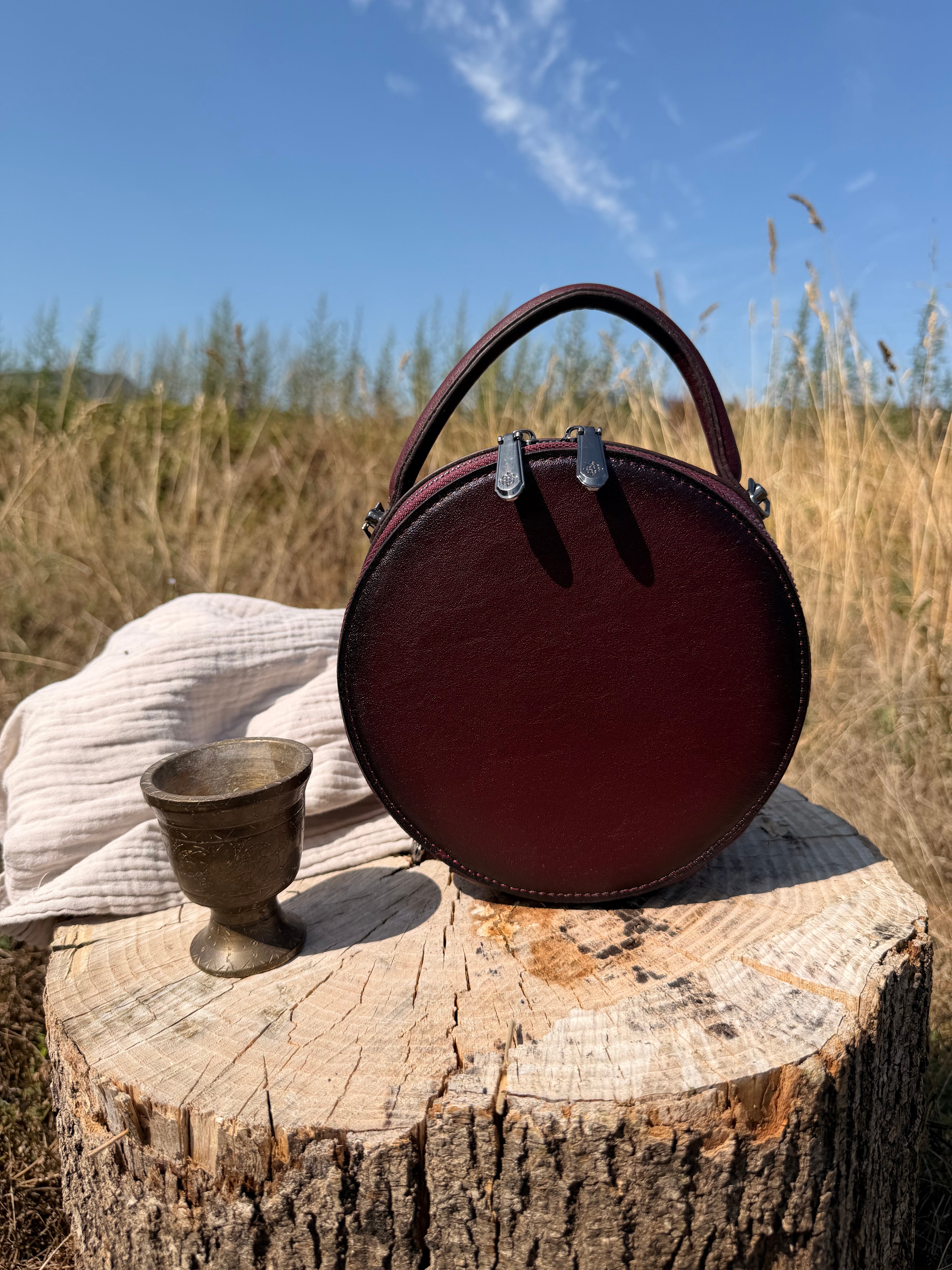 Khatan – Sac rond en cuir repoussé
