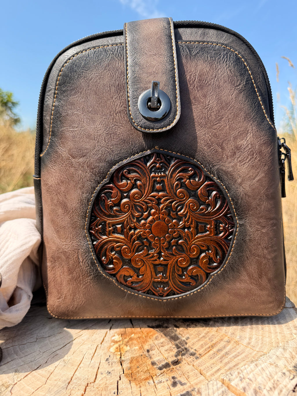 Altaï - Sac à dos en cuir repoussé