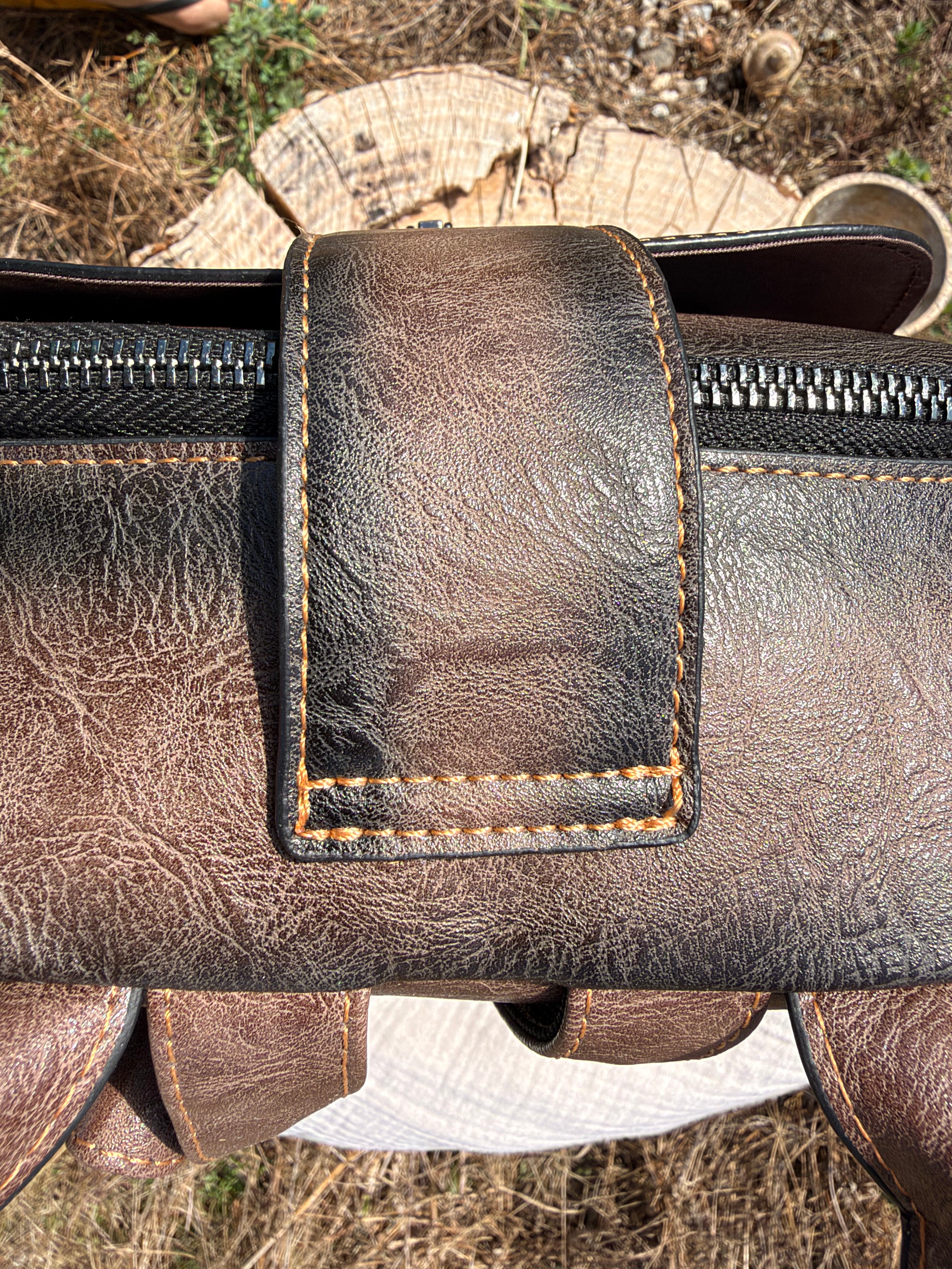 Altaï - Sac à dos en cuir repoussé