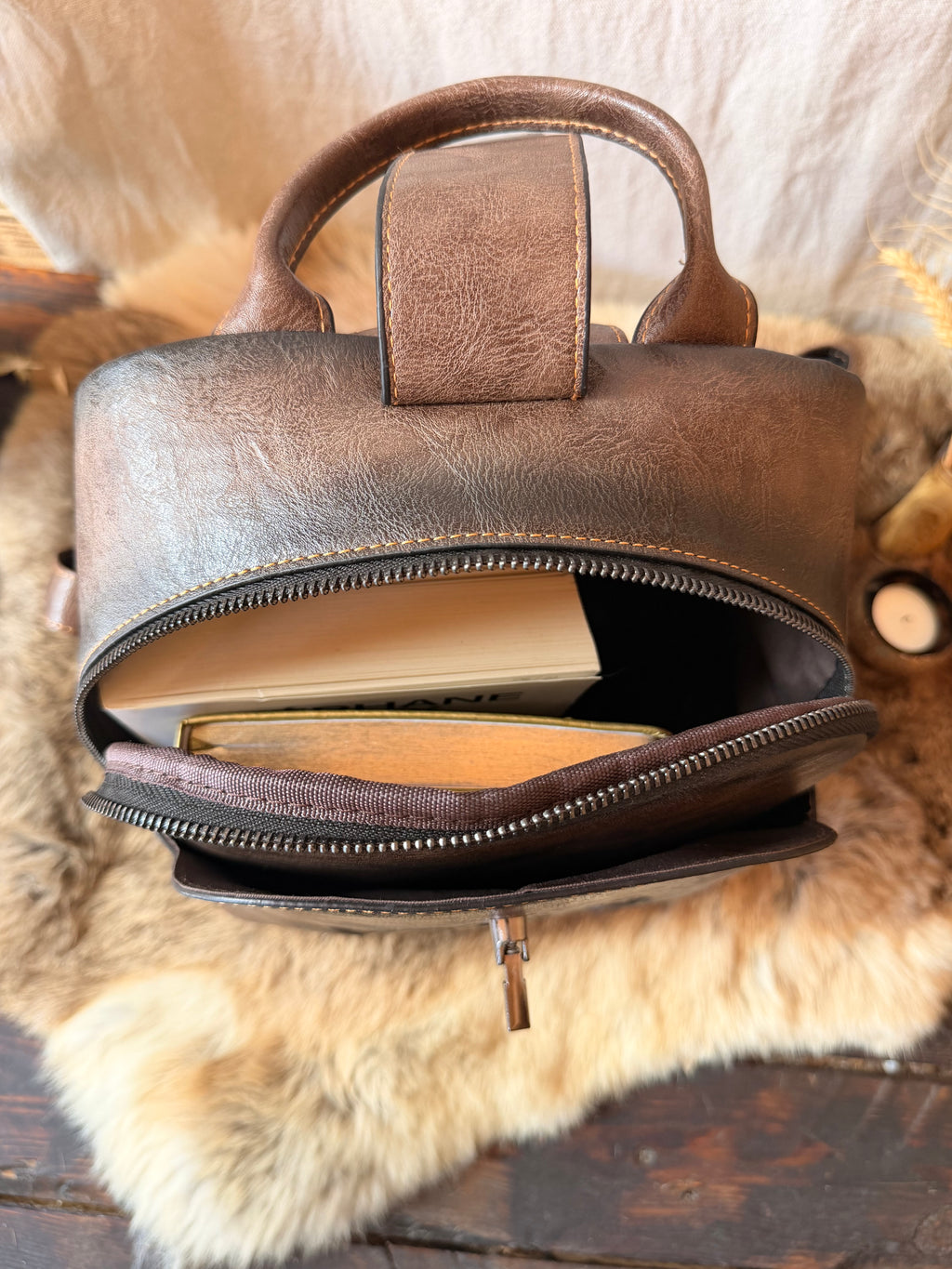 Altaï - Sac à dos en cuir repoussé
