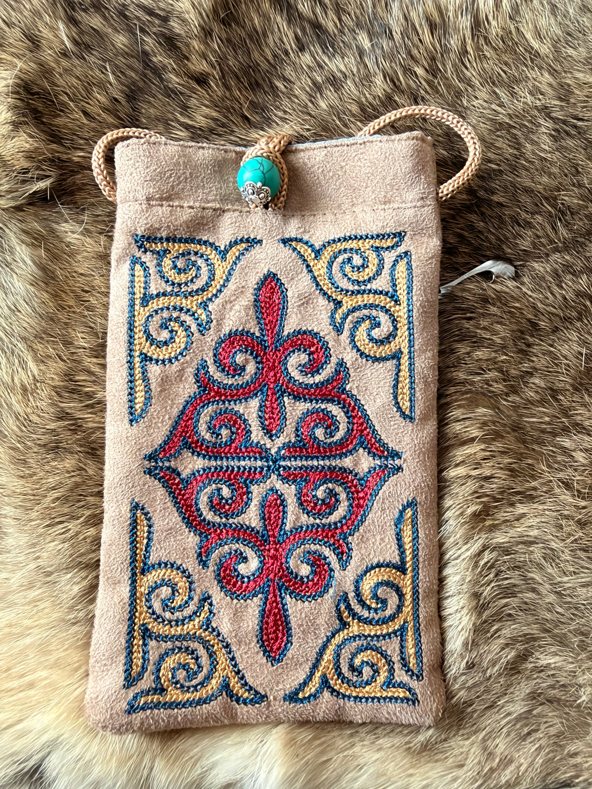 Pochette téléphone brodée Kazakh